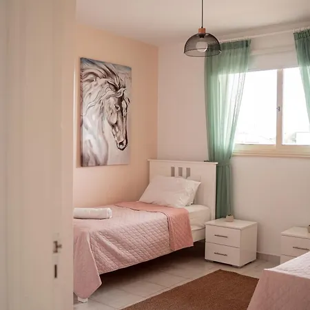 Noyas Place- Amazing 2bdrm With Swimming Pool Complex Apartment Paphos