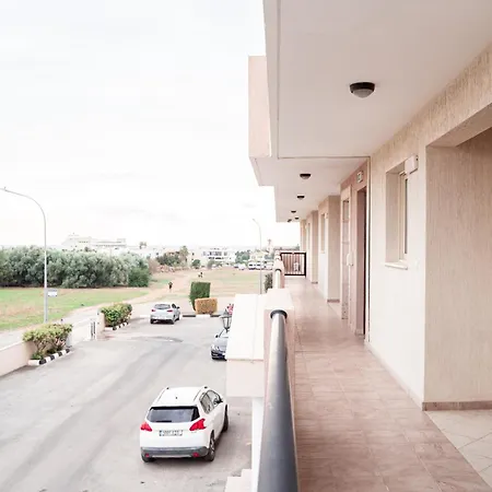 Noya's Place Пафос